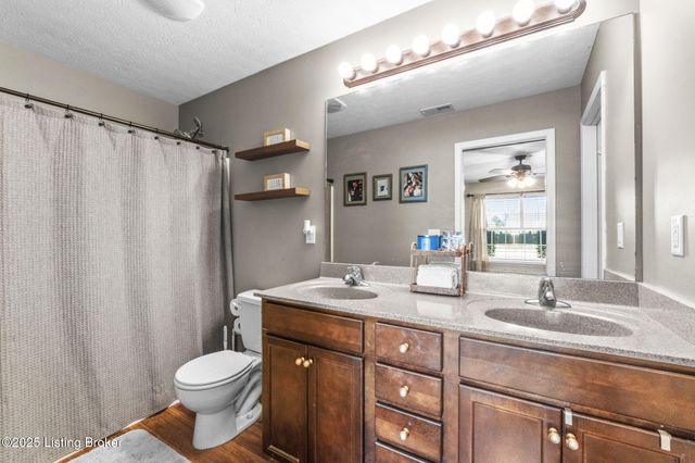 189 Magnolia Dr, Shepherdsville, KY 40165