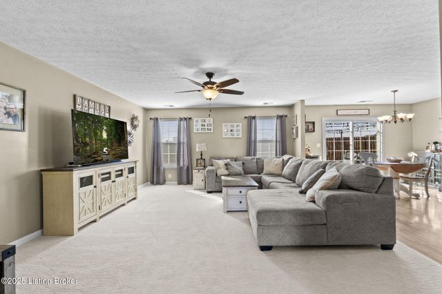 189 Magnolia Dr, Shepherdsville, KY 40165