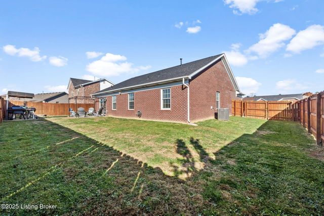 189 Magnolia Dr, Shepherdsville, KY 40165