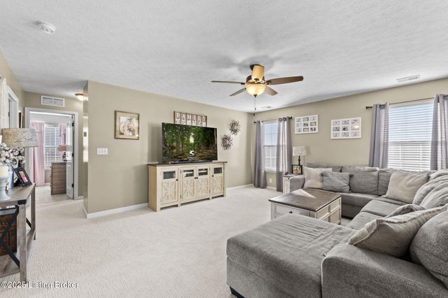 189 Magnolia Dr, Shepherdsville, KY 40165