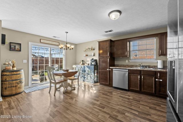 189 Magnolia Dr, Shepherdsville, KY 40165