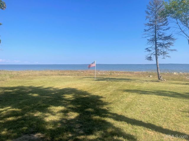 14345 Nahma Shores Dr Drive, Nahma, MI 49864