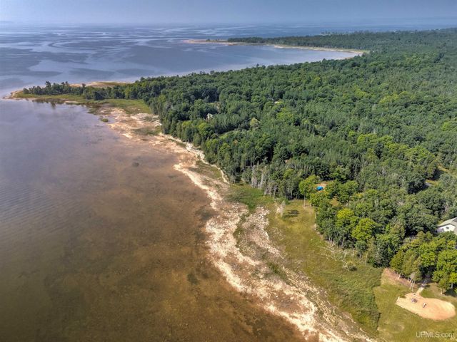 14345 Nahma Shores Dr Drive, Nahma, MI 49864