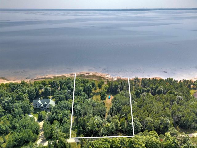 14345 Nahma Shores Dr Drive, Nahma, MI 49864