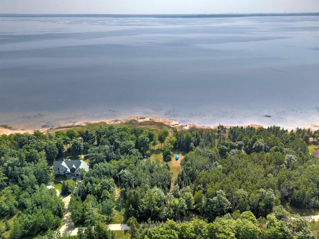 14345 Nahma Shores Dr Drive, Nahma, MI 49864