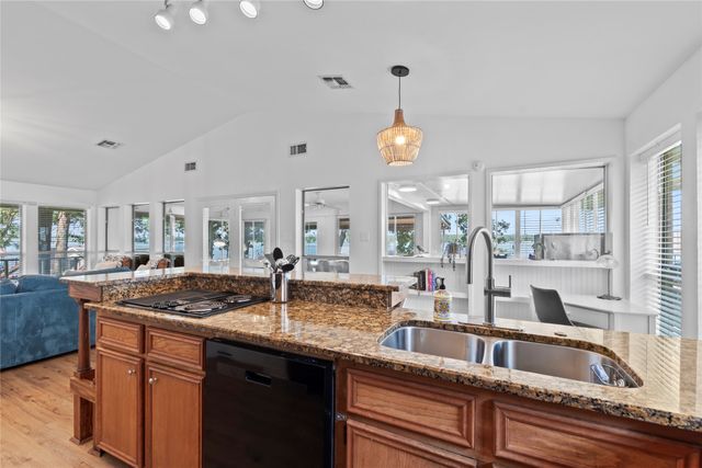 203 N Oak Acres Drive N, Malakoff, TX 75148