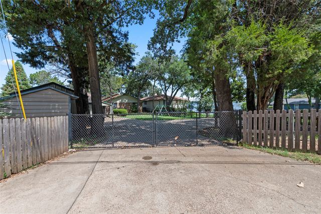 203 N Oak Acres Drive N, Malakoff, TX 75148