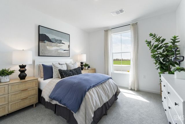 7306 Peach Grove Lane, Bakersfield, CA 93313