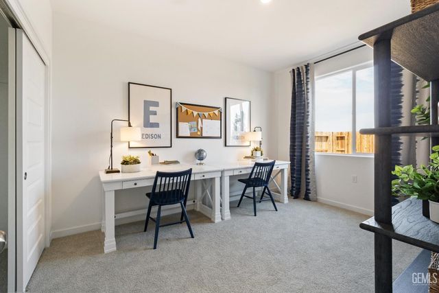 7306 Peach Grove Lane, Bakersfield, CA 93313