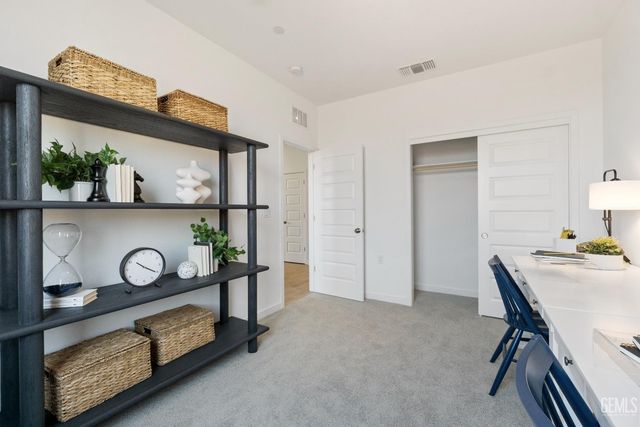 7306 Peach Grove Lane, Bakersfield, CA 93313