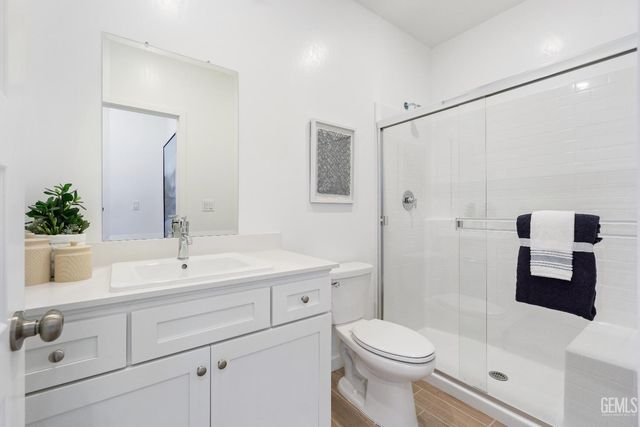 7306 Peach Grove Lane, Bakersfield, CA 93313