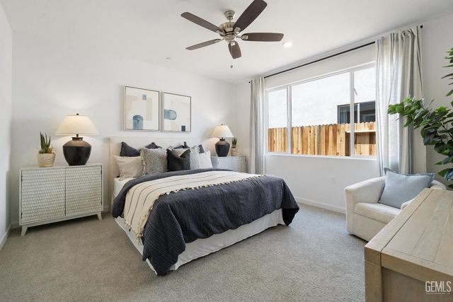 7306 Peach Grove Lane, Bakersfield, CA 93313