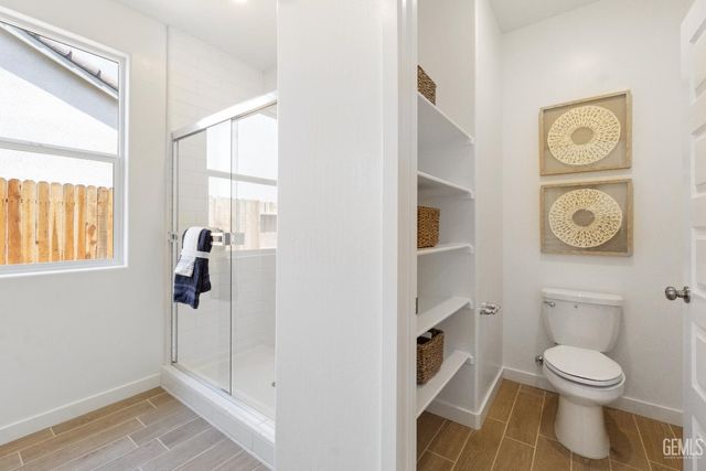 7306 Peach Grove Lane, Bakersfield, CA 93313