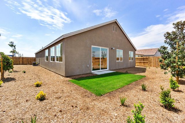 7306 Peach Grove Lane, Bakersfield, CA 93313