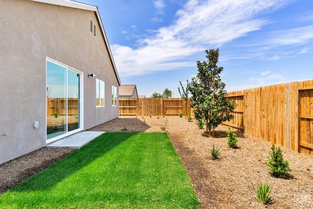 7306 Peach Grove Lane, Bakersfield, CA 93313