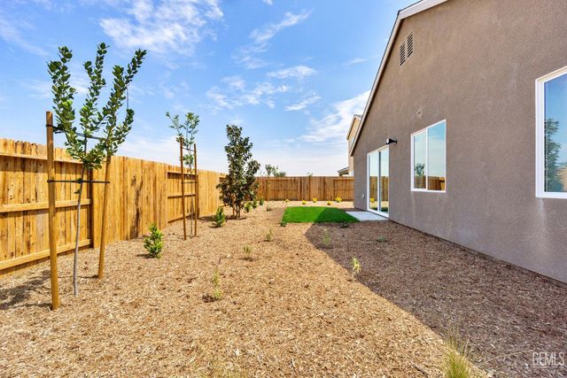 7306 Peach Grove Lane, Bakersfield, CA 93313