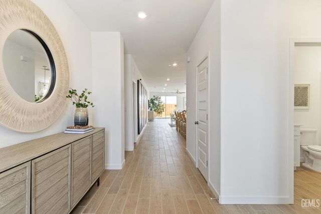 7306 Peach Grove Lane, Bakersfield, CA 93313