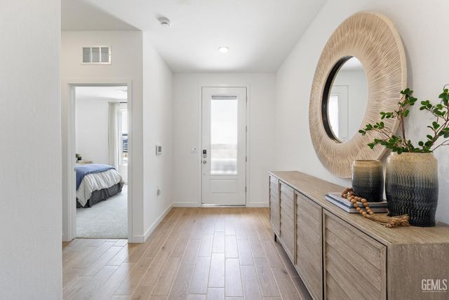 7306 Peach Grove Lane, Bakersfield, CA 93313