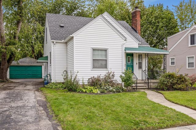 15584 Semrau Avenue, Eastpointe, MI 48021