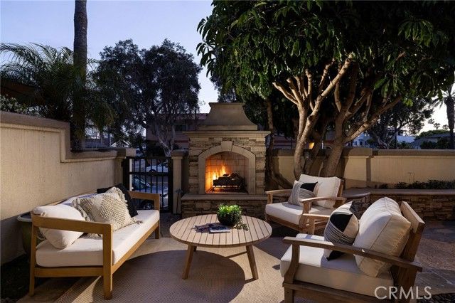 513 Pierside Circle, Huntington Beach, CA 92648
