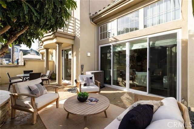 513 Pierside Circle, Huntington Beach, CA 92648