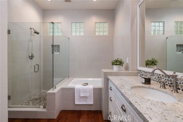 513 Pierside Circle, Huntington Beach, CA 92648