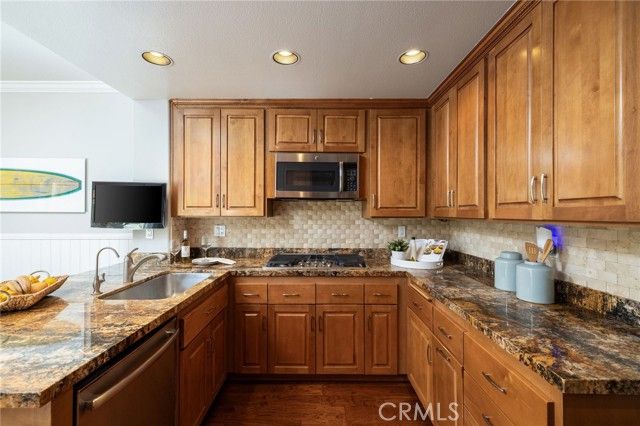 513 Pierside Circle, Huntington Beach, CA 92648