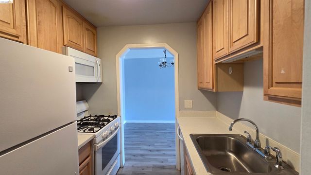 38228 Paseo Padre Pkwy 18, Fremont, CA 94536