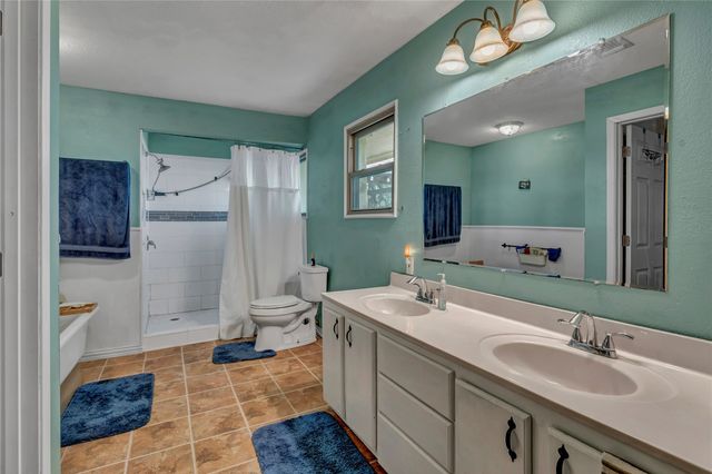 116 Nottingham Circle, Bridgeport, TX 76426