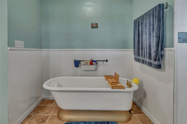 116 Nottingham Circle, Bridgeport, TX 76426