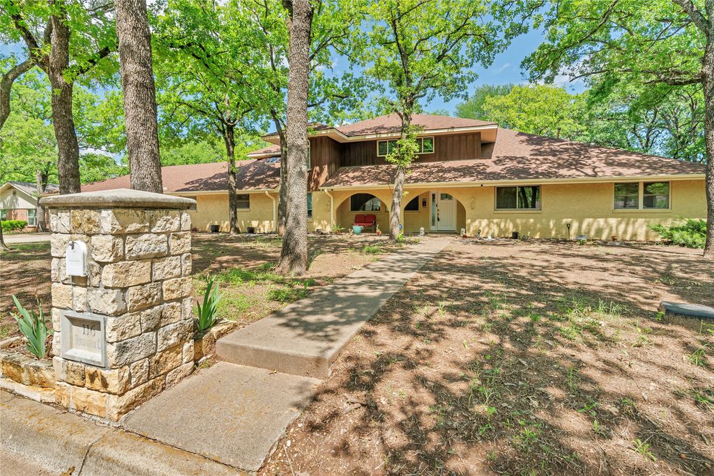 116 Nottingham Circle, Bridgeport, TX 76426