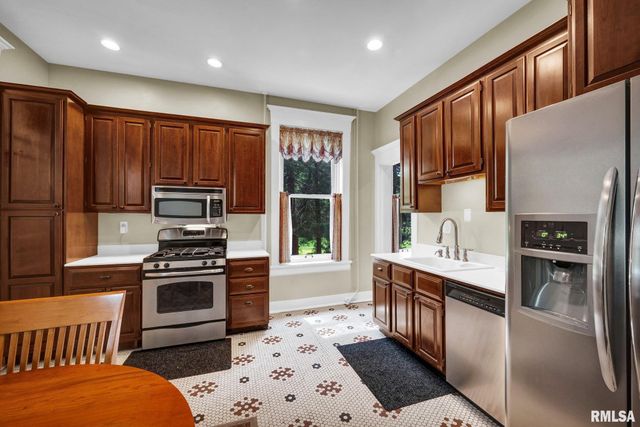 1536 W MOSS Avenue, Peoria, IL 61606