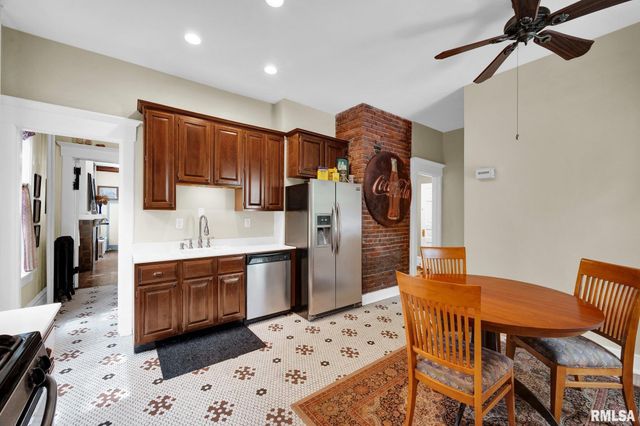 1536 W MOSS Avenue, Peoria, IL 61606