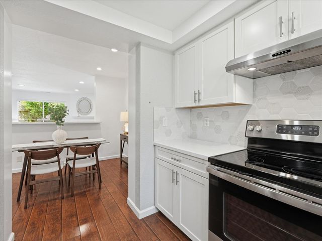 1712 Barrington Court, Santa Cruz, CA 95065