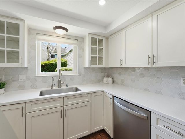 1712 Barrington Court, Santa Cruz, CA 95065
