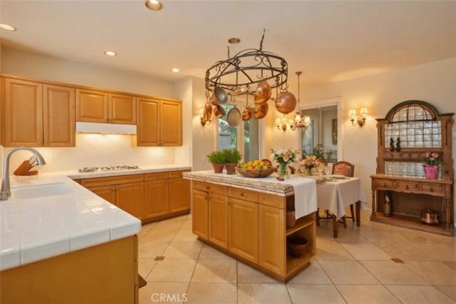 2 Salermo, Laguna Niguel, CA 92677