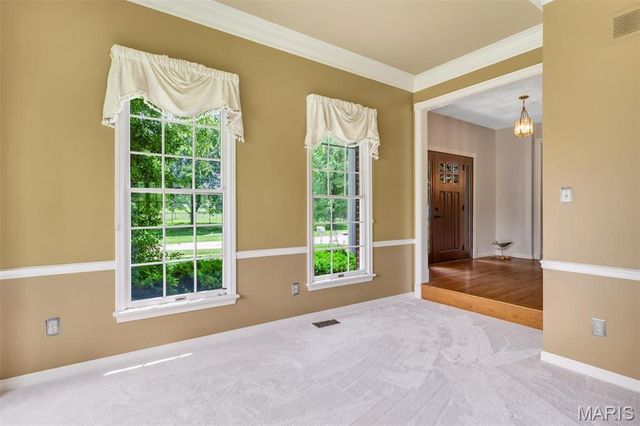 12543 Sunset Drive, St Louis, MO 63128