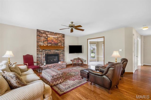 12543 Sunset Drive, St Louis, MO 63128