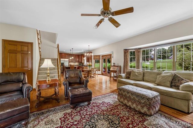 12543 Sunset Drive, St Louis, MO 63128