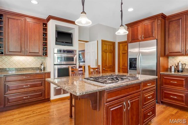 12543 Sunset Drive, St Louis, MO 63128