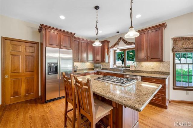 12543 Sunset Drive, St Louis, MO 63128