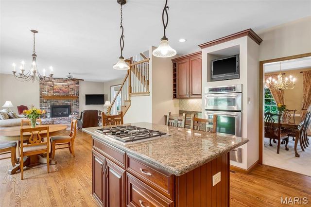 12543 Sunset Drive, St Louis, MO 63128