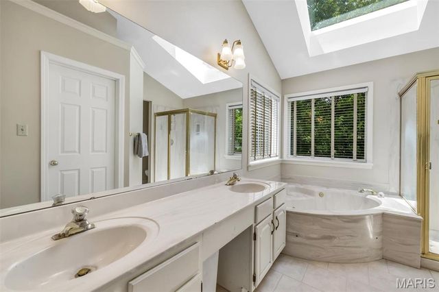 12543 Sunset Drive, St Louis, MO 63128