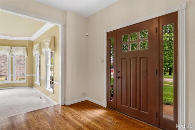 12543 Sunset Drive, St Louis, MO 63128