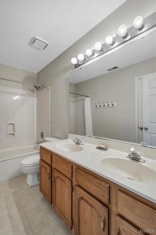 12543 Sunset Drive, St Louis, MO 63128