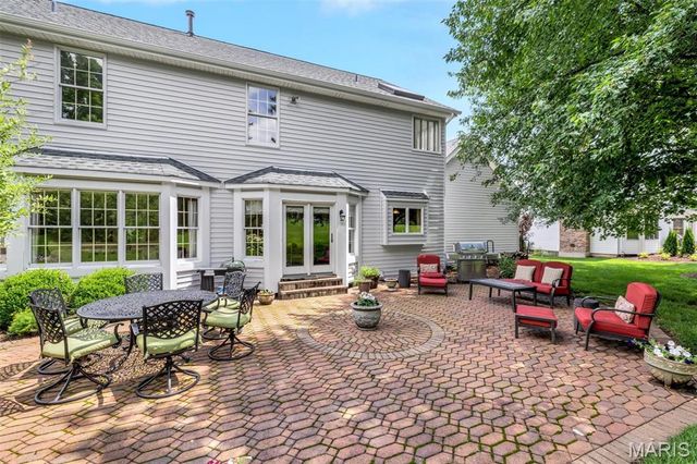 12543 Sunset Drive, St Louis, MO 63128