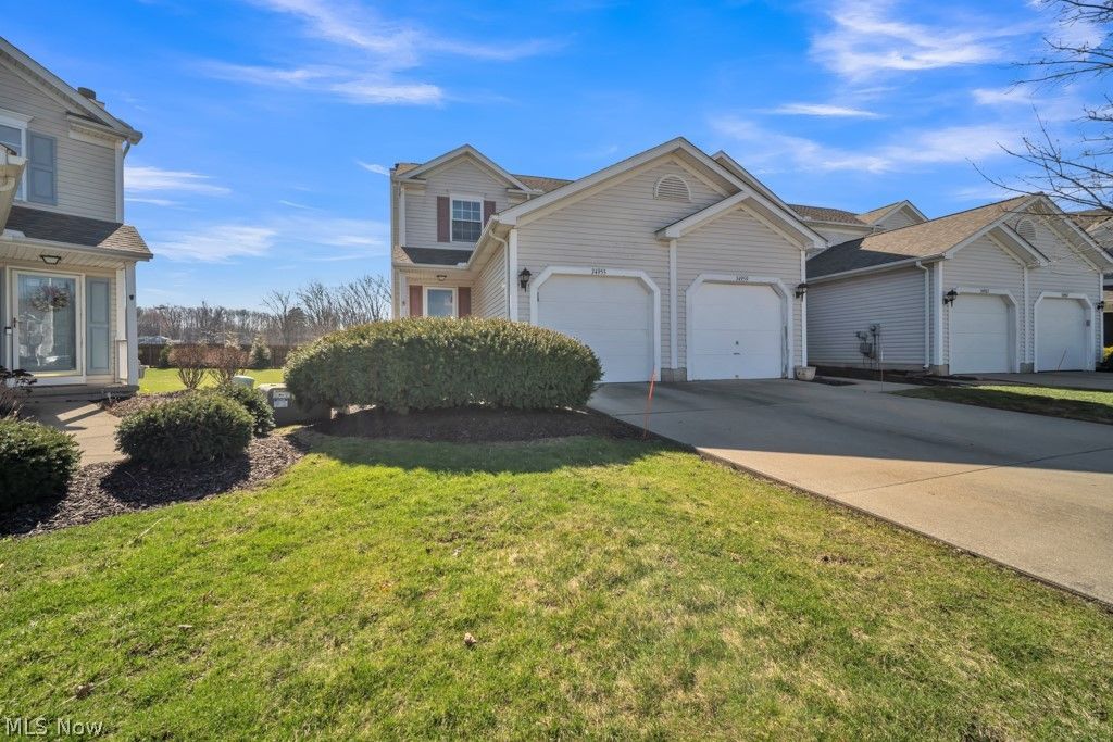 34955 Northview Circle, North Ridgeville, OH 44039