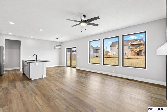 11926 S 117 Street, Papillion, NE 68046