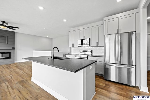 11926 S 117 Street, Papillion, NE 68046