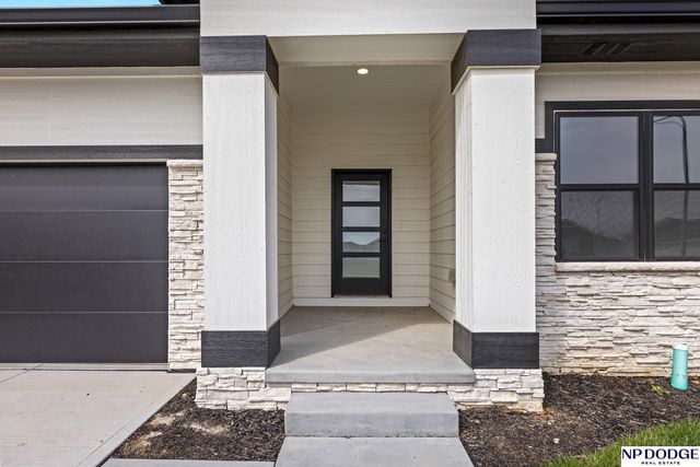 11926 S 117 Street, Papillion, NE 68046